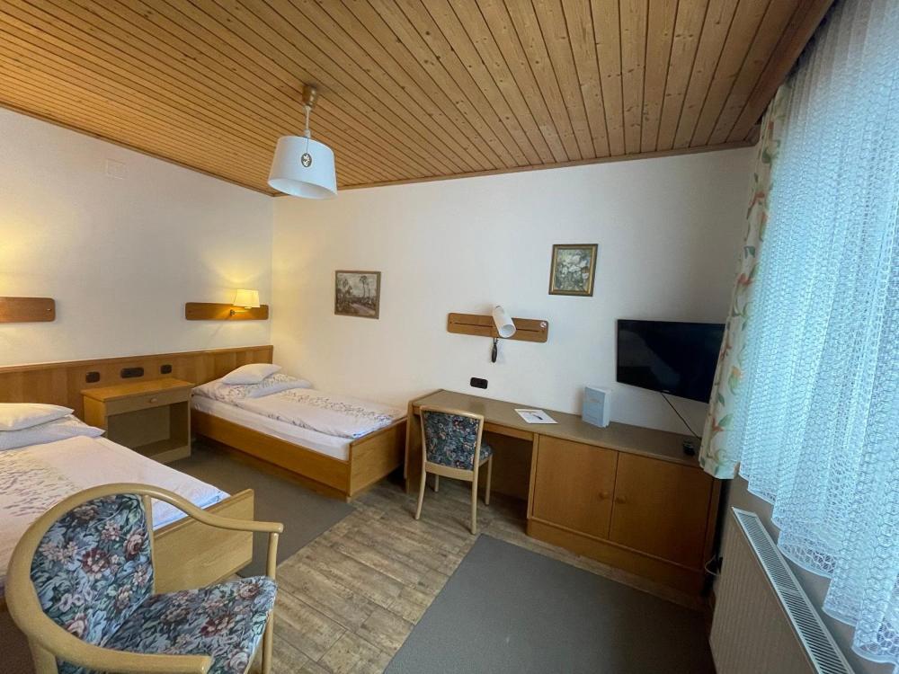 Restaurant-Pension Dorfwirt Bad Kleinkirchheim Ngoại thất bức ảnh